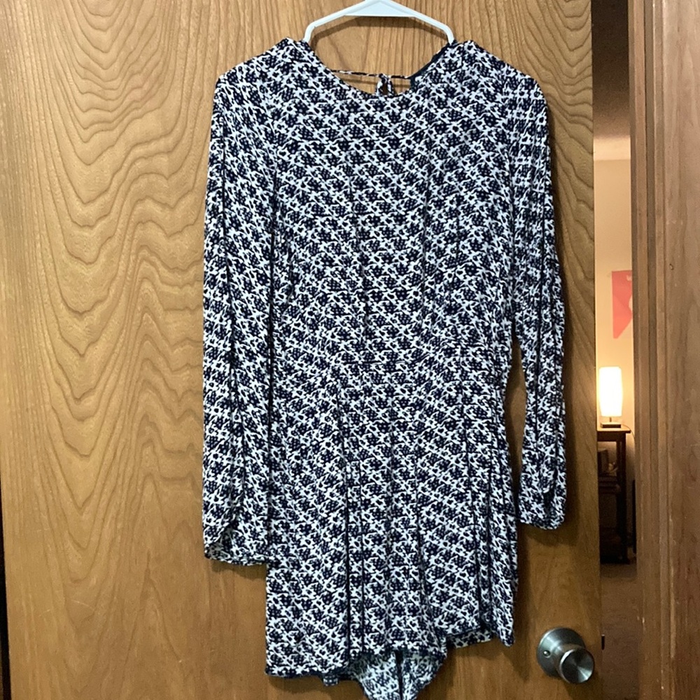 Zara size XS sexy open back black, white & gray romper EUC